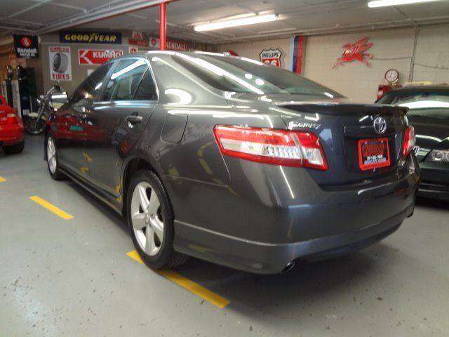 2011 Toyota Camry SE 4dr Sedan 6A